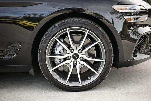 2025 Genesis G70 2.5T RWD