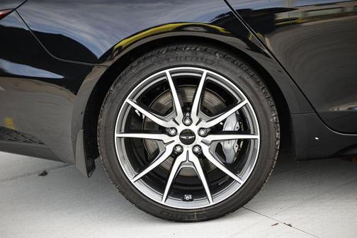 2025 Genesis G70 2.5T RWD