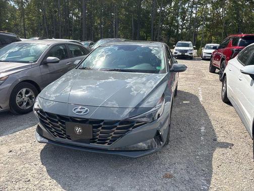 2022 Hyundai ELANTRA Limited