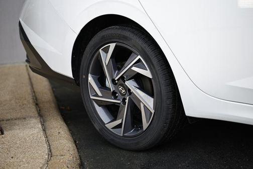 2025 Hyundai ELANTRA HEV Limited