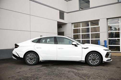 2025 Hyundai SONATA Hybrid Limited