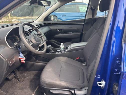 2023 Hyundai TUCSON SE