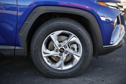 2023 Hyundai TUCSON SE