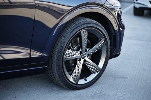 2023 Genesis GV70 2.5T AWD