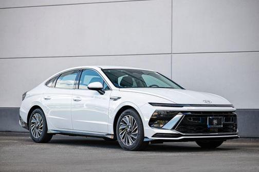 2025 Hyundai SONATA Hybrid SE