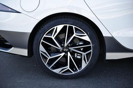 2024 Hyundai IONIQ 6 SEL