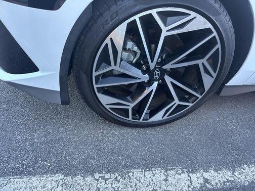 2024 Hyundai IONIQ 6 SEL