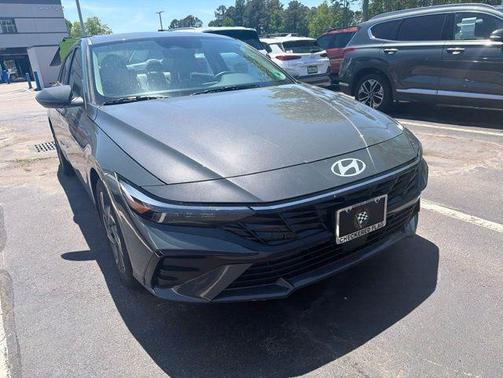 Ecotronic Gray 2025 Hyundai ELANTRA Limited