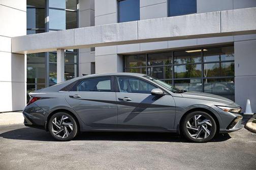 Ecotronic Gray 2025 Hyundai ELANTRA Limited