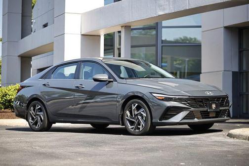 Ecotronic Gray 2025 Hyundai ELANTRA Limited