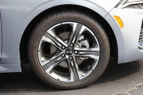 Photo 5 of 40 of 2021 Kia K5 EX
