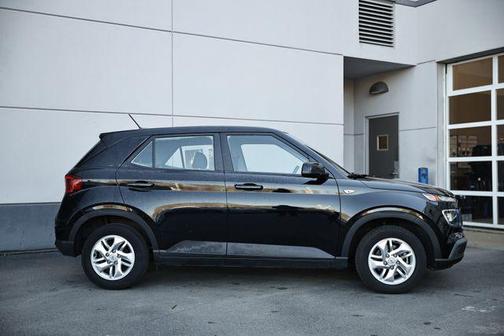 2023 Hyundai VENUE SE