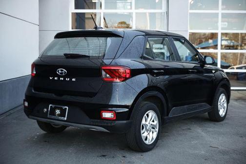 2023 Hyundai VENUE SE