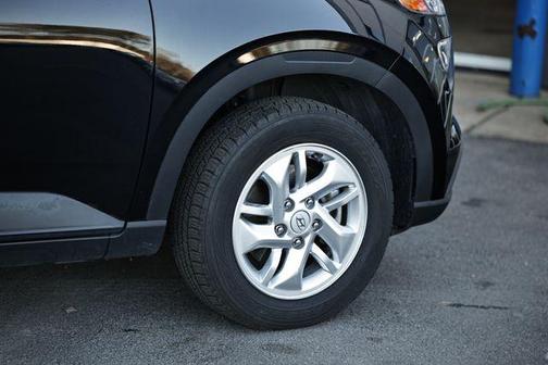 2023 Hyundai VENUE SE