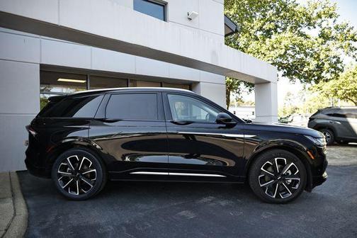 INFINITE BLACK MET CC 2024 Lincoln Nautilus Reserve
