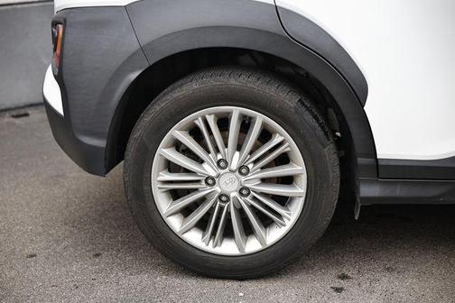 2020 Hyundai KONA SEL Plus