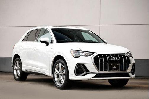 2022 Audi Q3 45 S line Premium