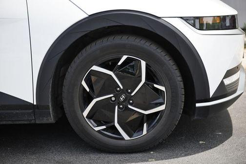 Atlas White 2024 Hyundai IONIQ 5 SEL