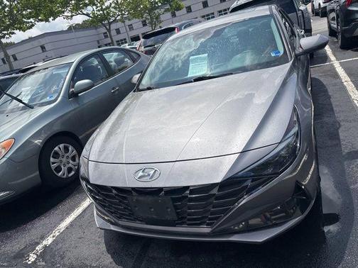 Fluid Metal 2023 Hyundai ELANTRA Limited