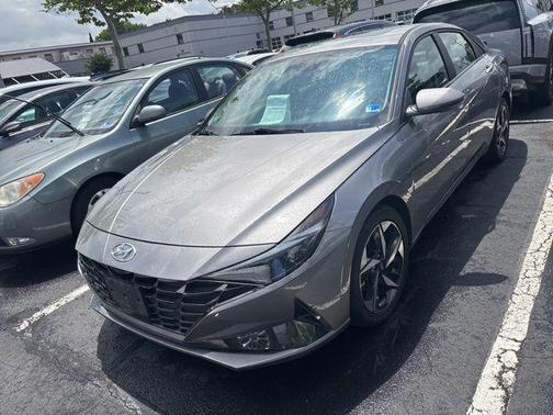 Fluid Metal 2023 Hyundai ELANTRA Limited