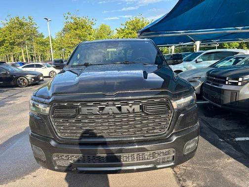 Diamond Black Crystal Pearlcoat 2025 RAM 1500 Big Horn/Lone Star