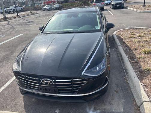 2022 Hyundai SONATA SE