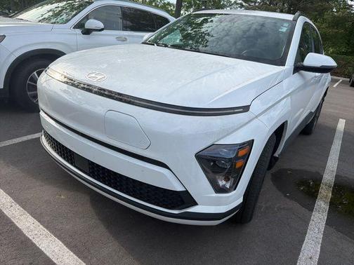 Atlas White 2024 Hyundai KONA EV SEL