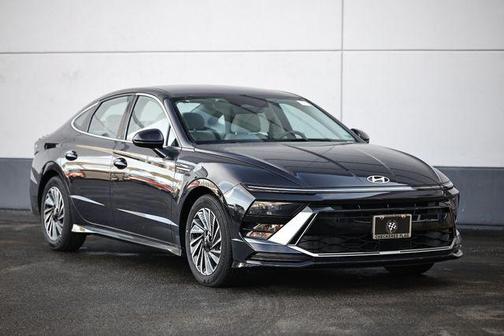 2025 Hyundai SONATA Hybrid SE