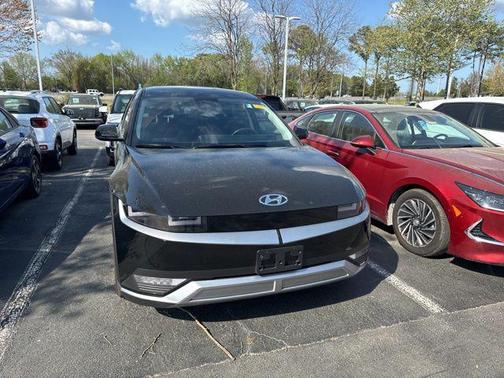 Abyss Black 2024 Hyundai IONIQ 5 SE