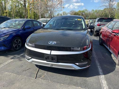 Abyss Black 2024 Hyundai IONIQ 5 SE