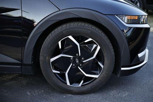 Abyss Black 2024 Hyundai IONIQ 5 SE