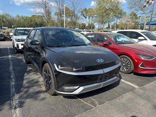 Abyss Black 2024 Hyundai IONIQ 5 SE