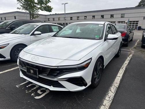 Serenity White 2025 Hyundai ELANTRA HEV Limited