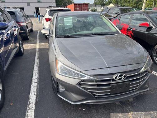 2019 Hyundai ELANTRA SE