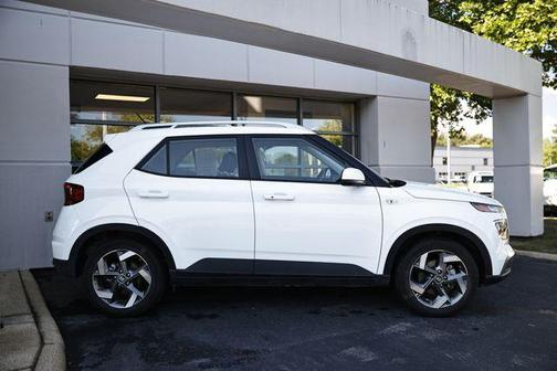 Lunar White 2025 Hyundai VENUE SEL