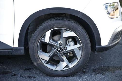 Lunar White 2025 Hyundai VENUE SEL