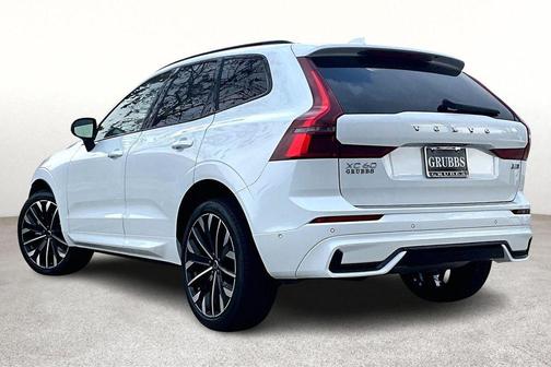 2026 Volvo XC60 B5 Ultra