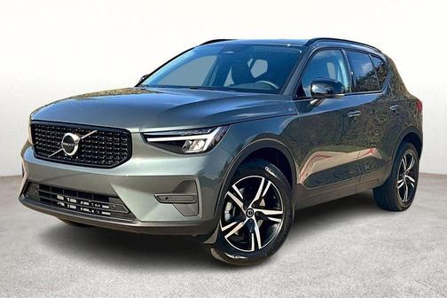2026 Volvo XC40 B5 Core