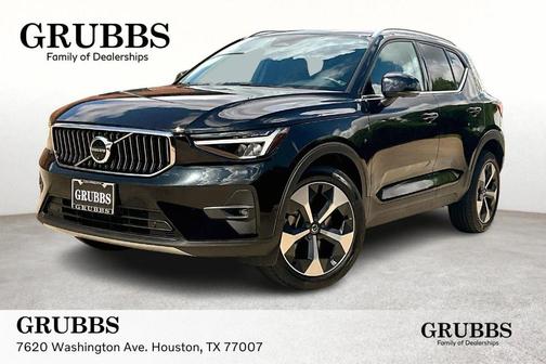 2025 Volvo XC40 B5 Plus Bright Theme