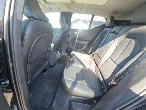 2025 Volvo XC40 B5 Plus Bright Theme