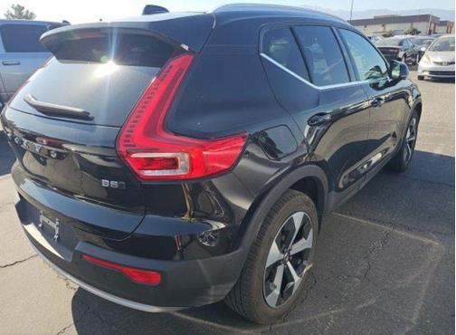 2025 Volvo XC40 B5 Plus Bright Theme