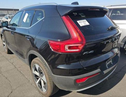 2025 Volvo XC40 B5 Plus Bright Theme