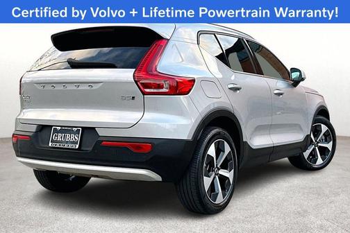 2025 Volvo XC40 B5 Plus Bright Theme