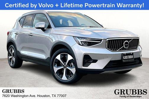 2025 Volvo XC40 B5 Plus Bright Theme
