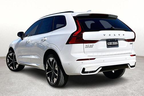 2026 Volvo XC60 B5 Plus