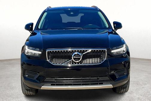 2022 Volvo XC40 T5 Momentum