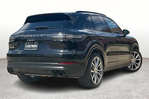 2023 Porsche Cayenne Base