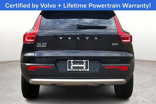2024 Volvo XC40 B5 Plus Bright Theme