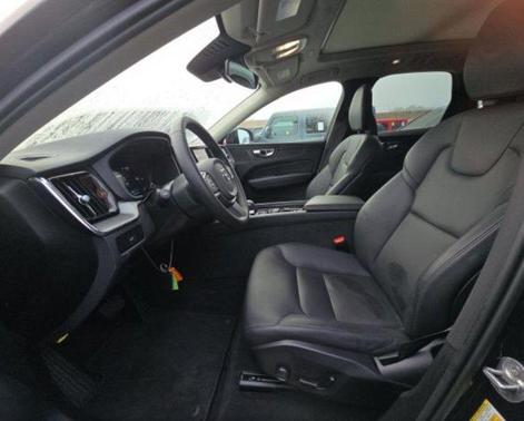 2025 Volvo XC60 B5 Core