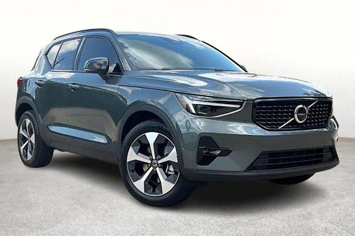 2026 Volvo XC40 B5 Plus